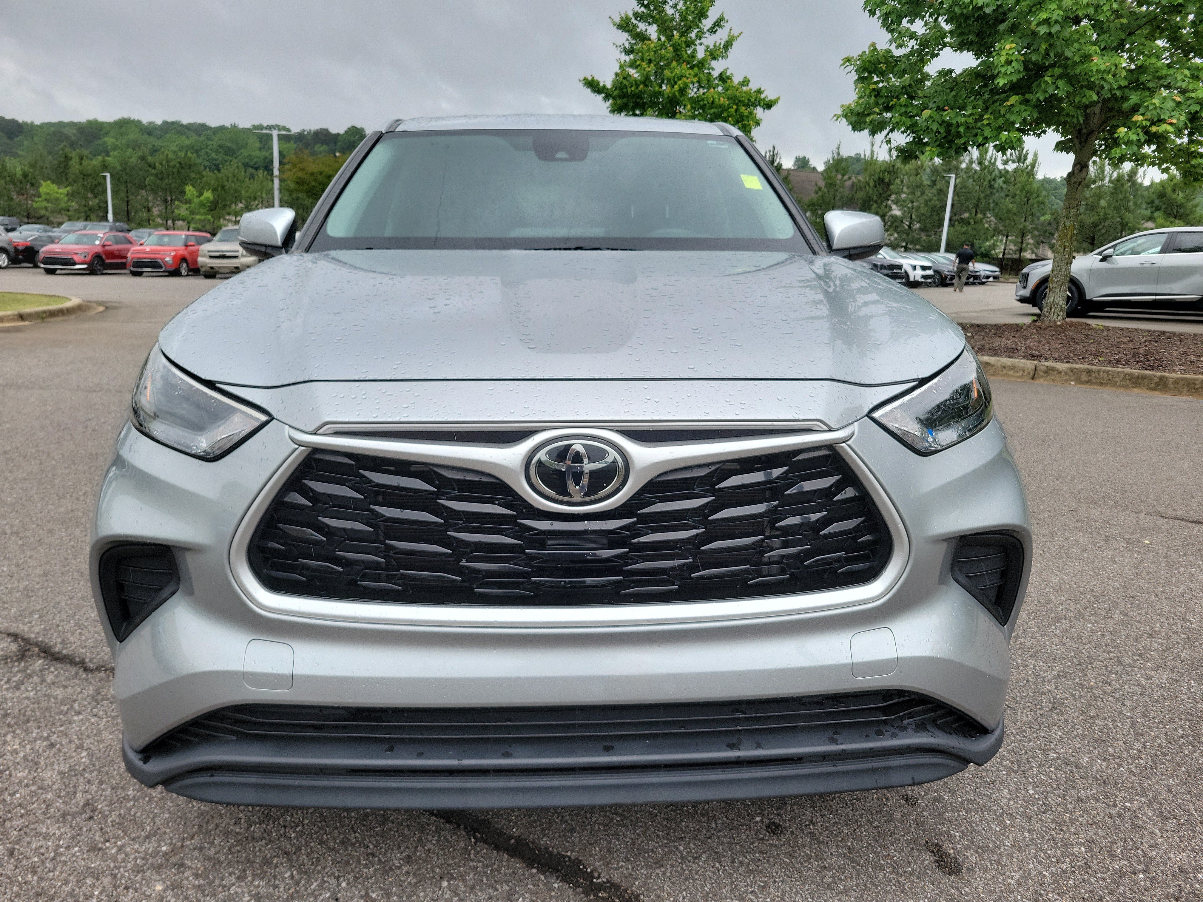 Used 2022 Toyota Highlander L FWD image 20