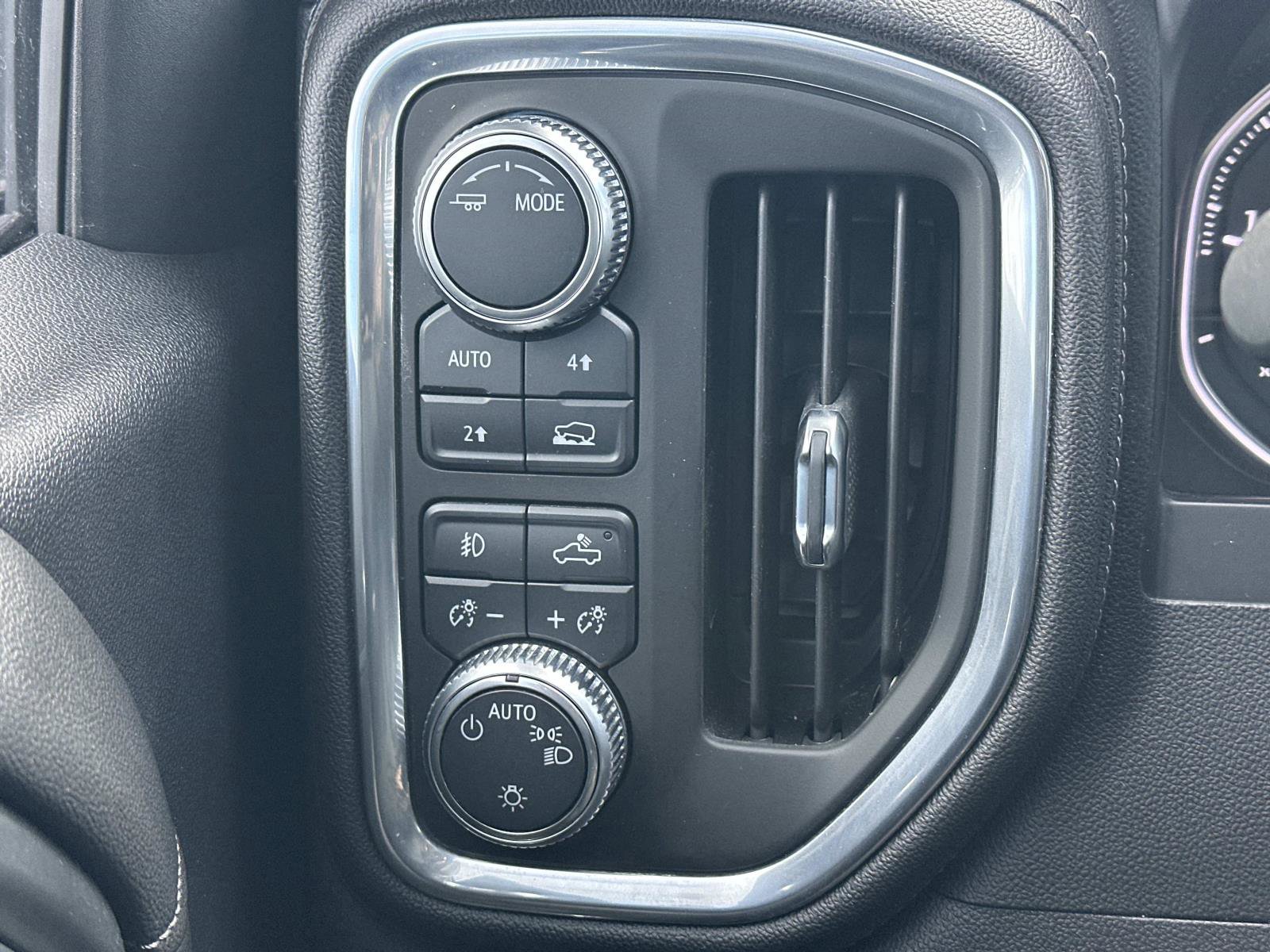 Used 2020 GMC Sierra 1500 Elevation w/ Elevation Value Package image 25