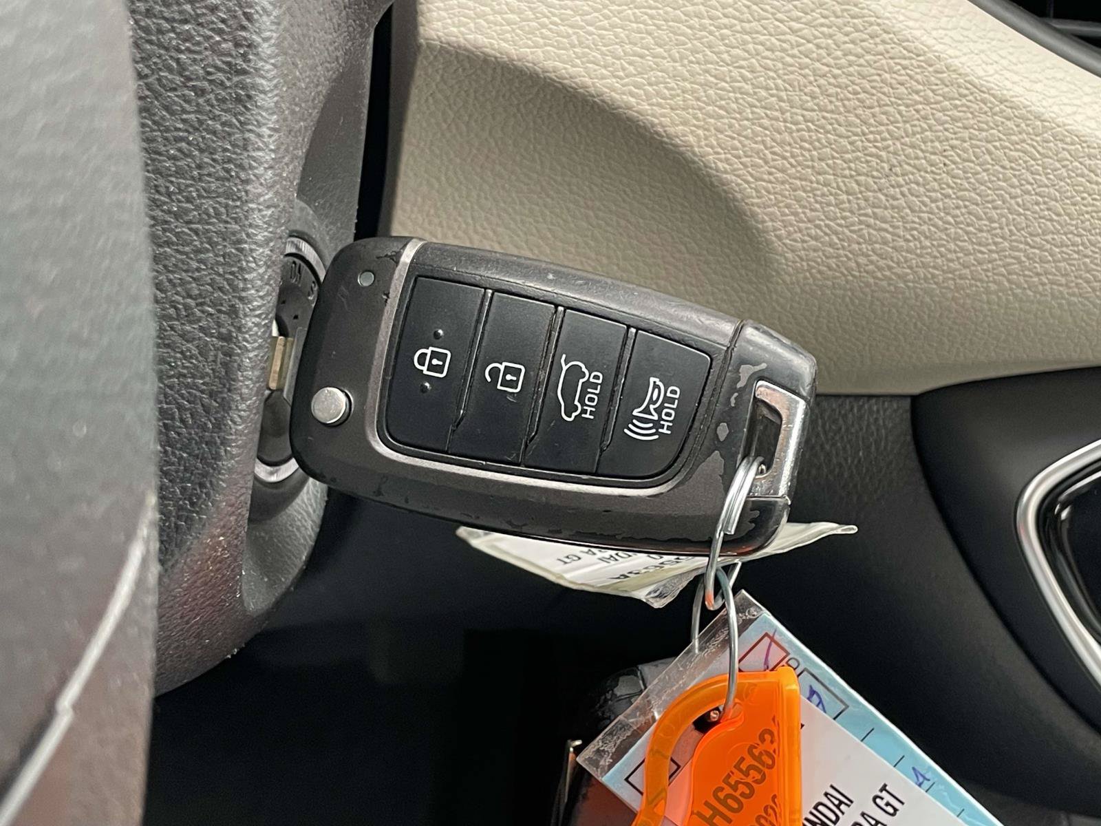 Used 2020 Hyundai Elantra GT FWD image 14