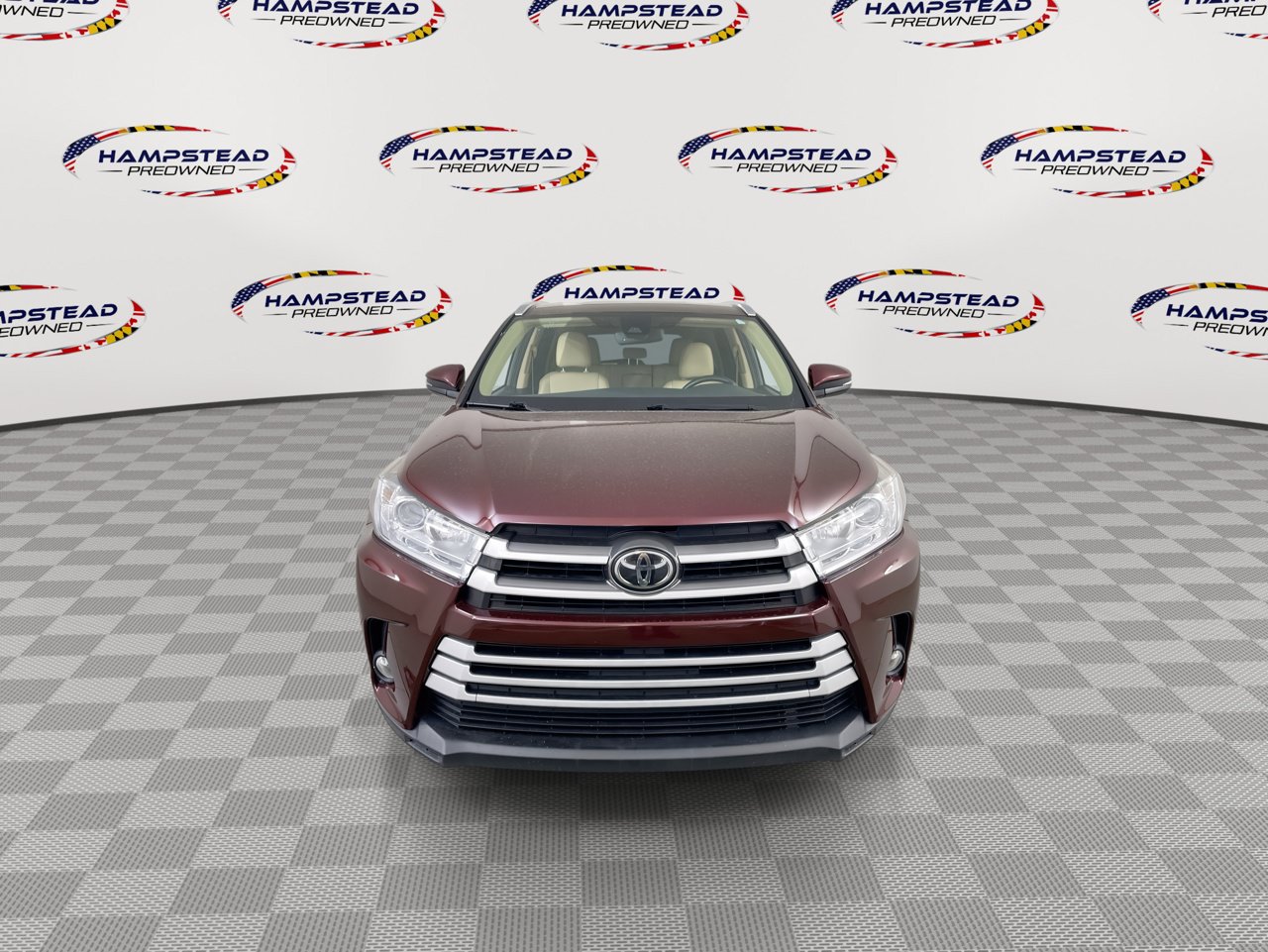 Used 2017 Toyota Highlander XLE AWD/4WD image 3