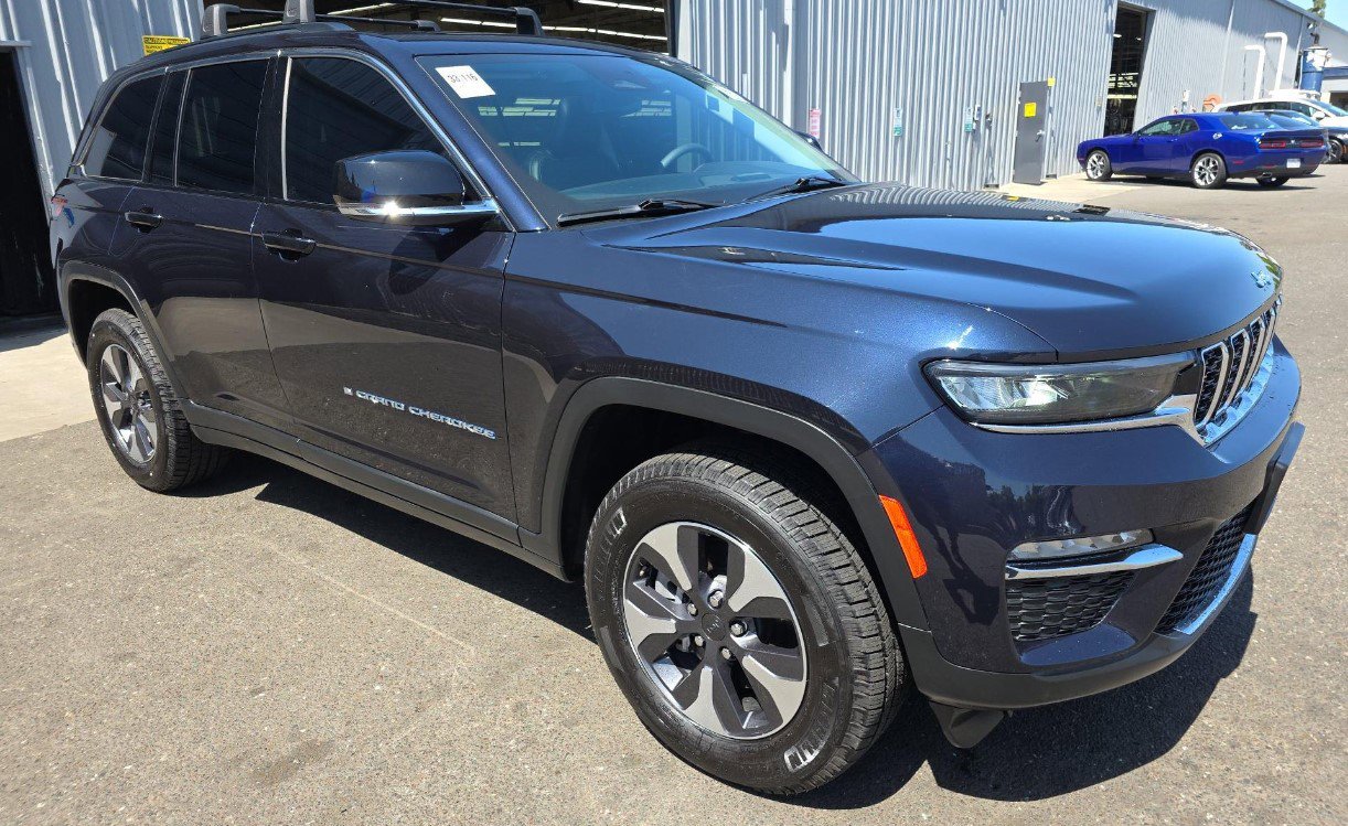 Used 2022 Jeep Grand Cherokee Limited 4xe AWD/4WD image 2