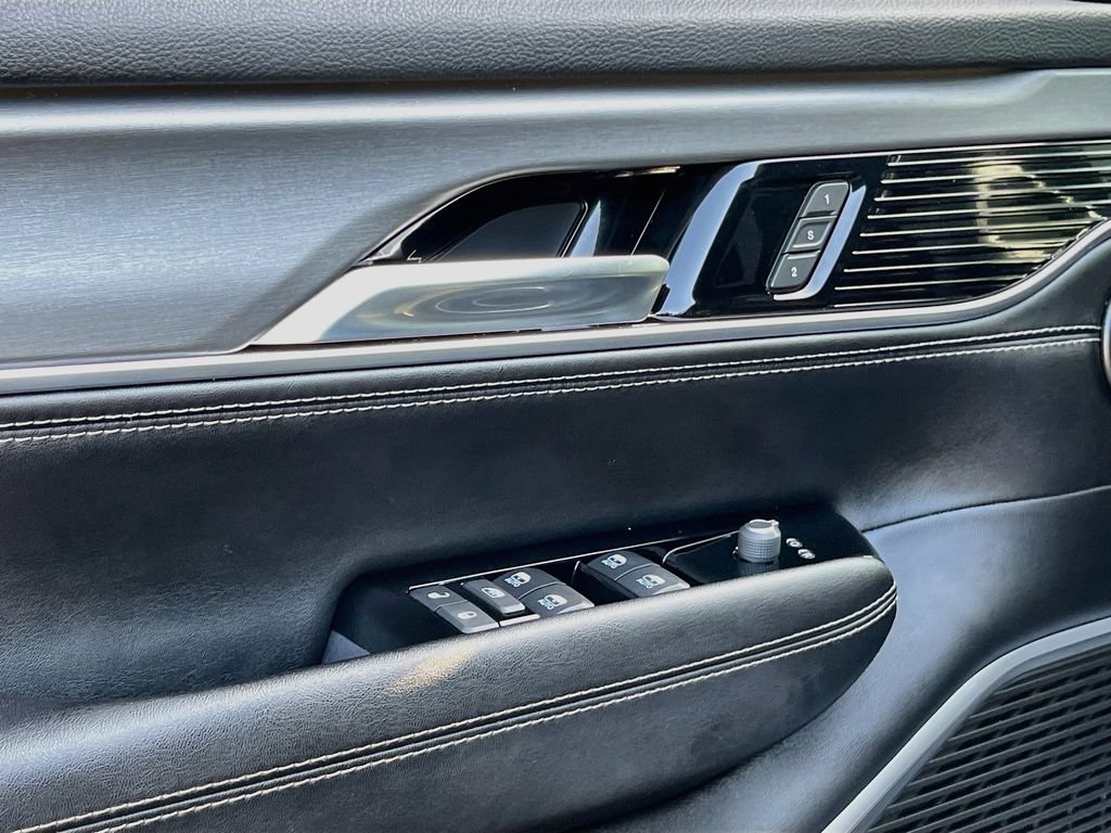 Used 2023 Jeep Wagoneer Series II AWD/4WD image 18