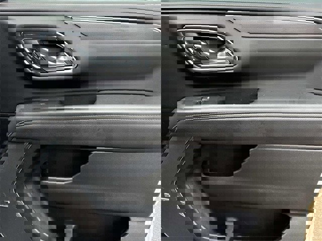 Used 2023 GMC Yukon XL AT4 w/ AT4 Premium Package image 24