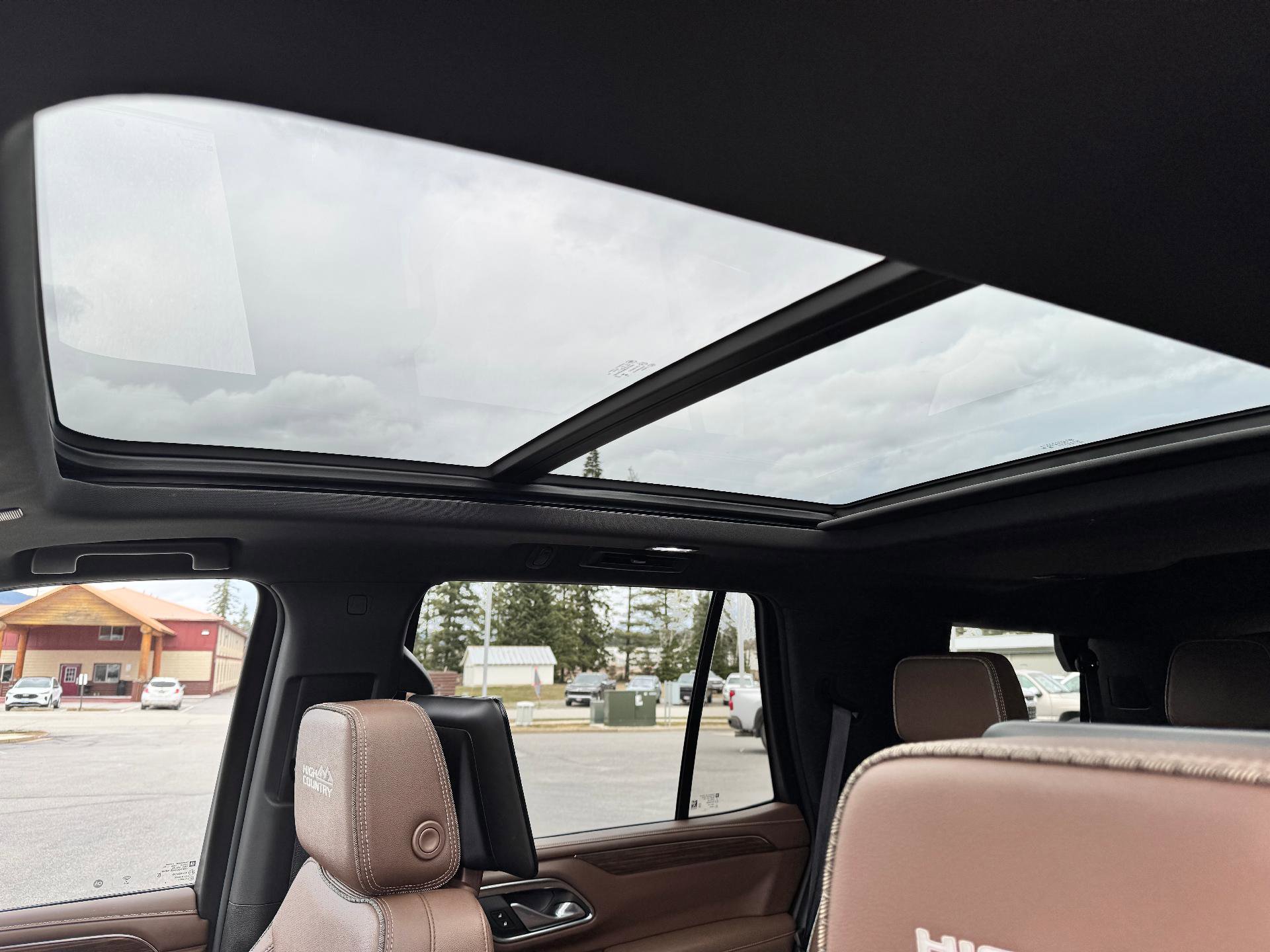 Used 2024 Chevrolet Tahoe High Country w/ Advanced Technology Package image 47