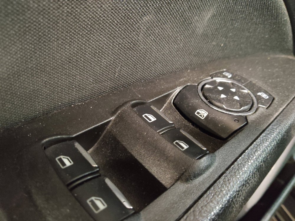 Used 2020 Ford Fusion SE FWD image 27