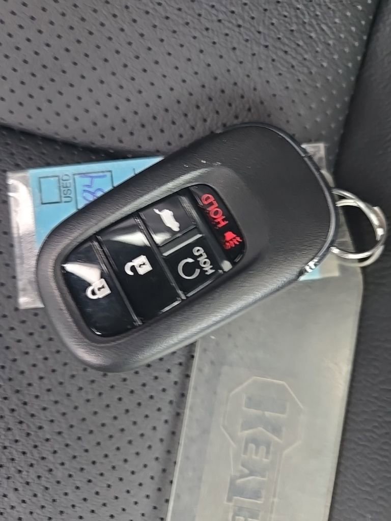 Certified 2026 Honda HR-V EX-L image 32