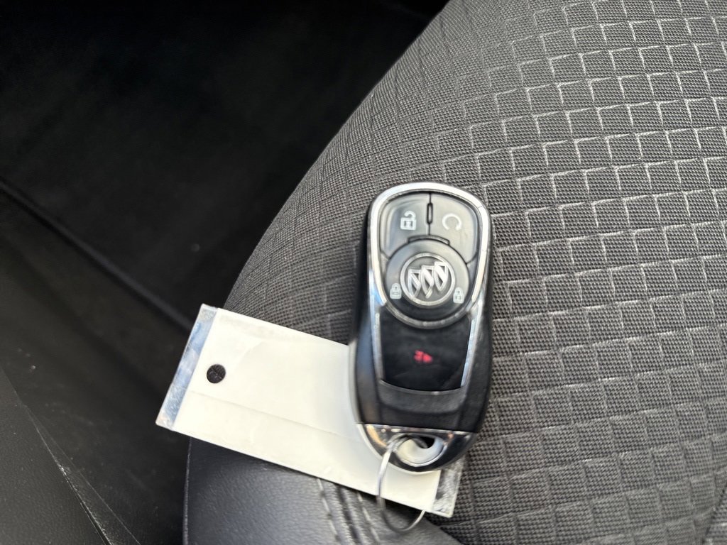 Used 2022 Buick Encore Preferred w/ Safety Package image 31