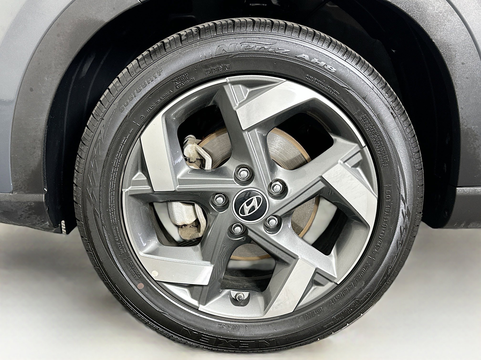 Used 2025 Hyundai Venue SEL FWD image 11