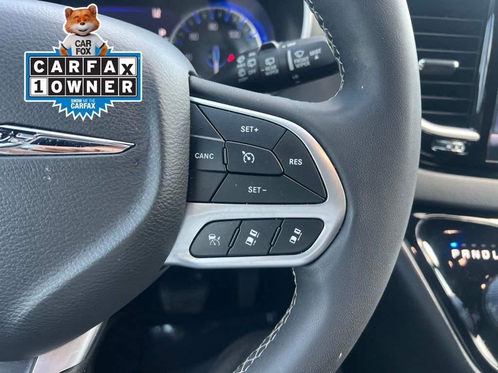 Used 2025 Chrysler Pacifica Select FWD image 33