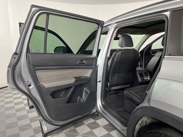 Used 2023 Volkswagen Atlas SE w/ Panoramic Sunroof Package FWD image 38