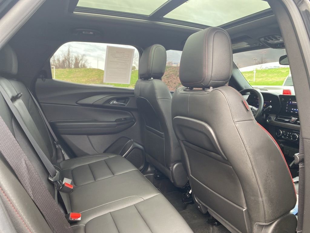 Used 2024 Chevrolet TrailBlazer RS w/ Convenience Package image 14