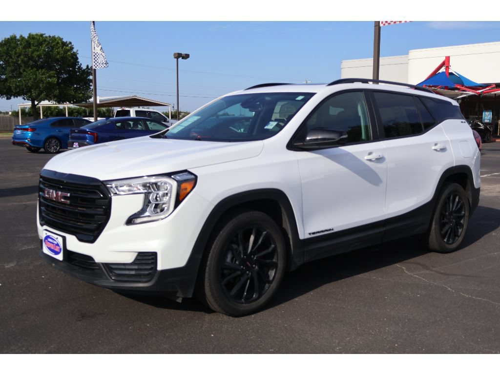 Used 2023 GMC Terrain SLE w/ Driver Convenience Package FWD image 10