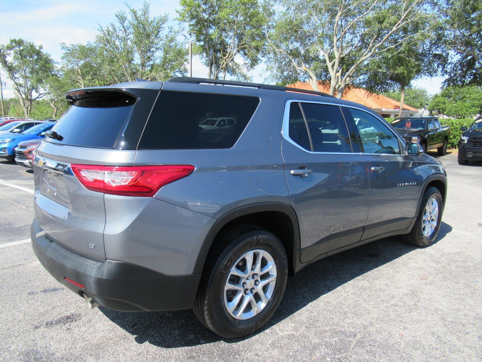 Used 2021 Chevrolet Traverse LT FWD image 6