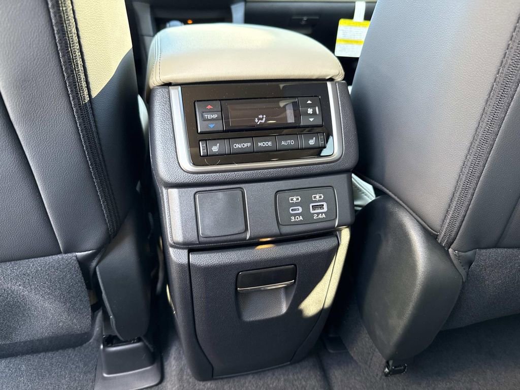 New 2025 Subaru Ascent Limited image 18