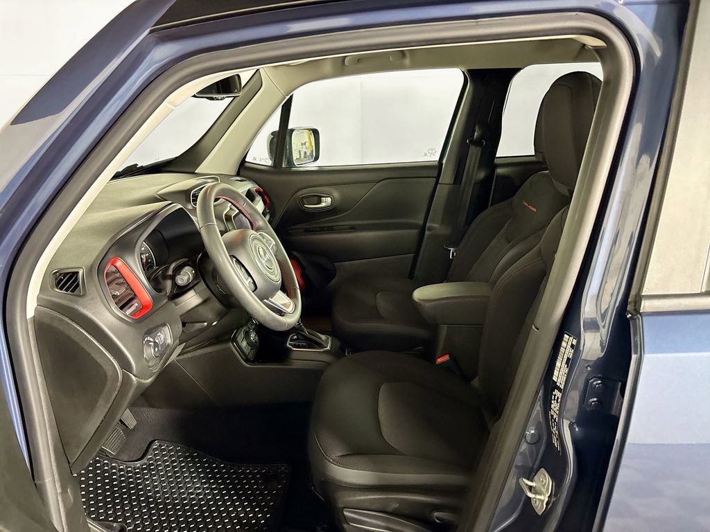 Used 2023 Jeep Renegade Trailhawk image 11