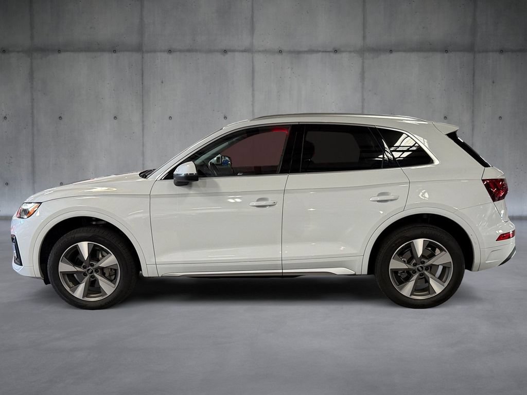 Used 2023 Audi Q5 Premium w/ Premium Plus Package AWD/4WD image 2