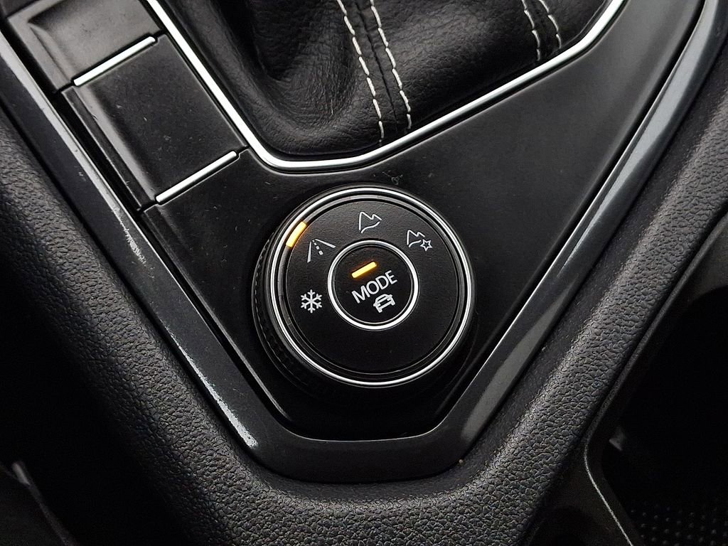 Certified 2022 Volkswagen Tiguan SE image 25
