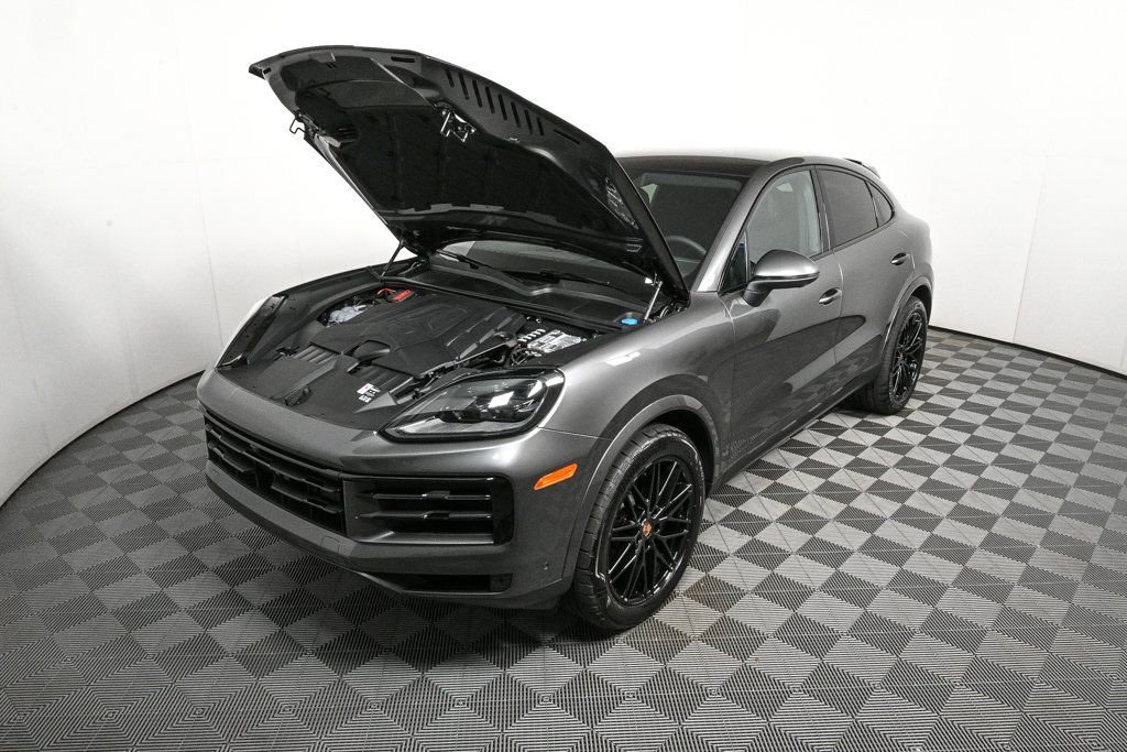 Certified 2026 Porsche Cayenne Coupe AWD/4WD image 34
