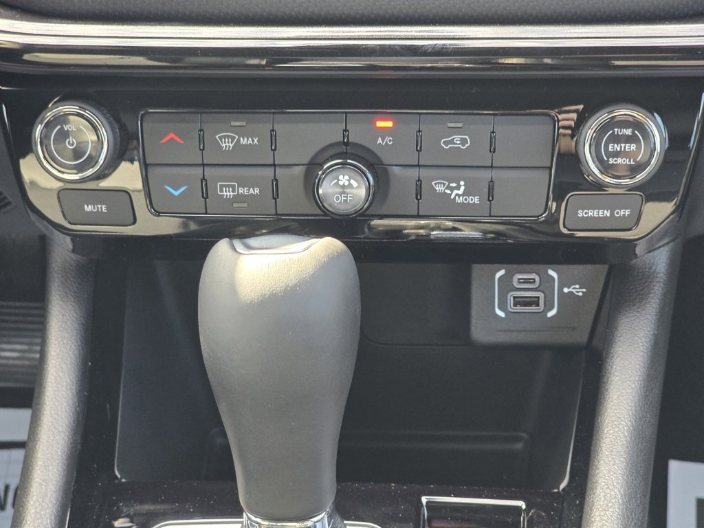 New 2026 Jeep Compass Latitude image 29