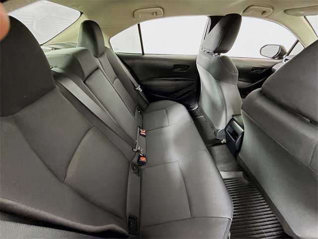 Used 2022 Toyota Corolla LE image 29