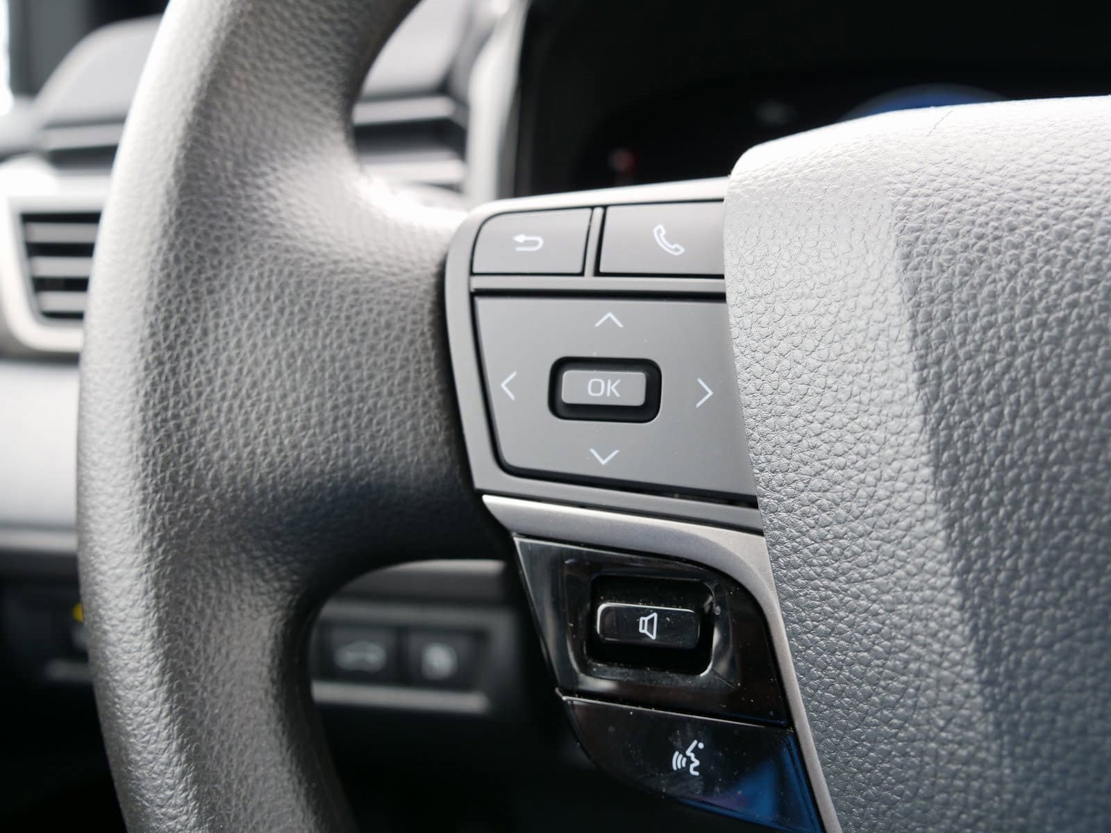 Used 2025 Toyota Camry LE image 17