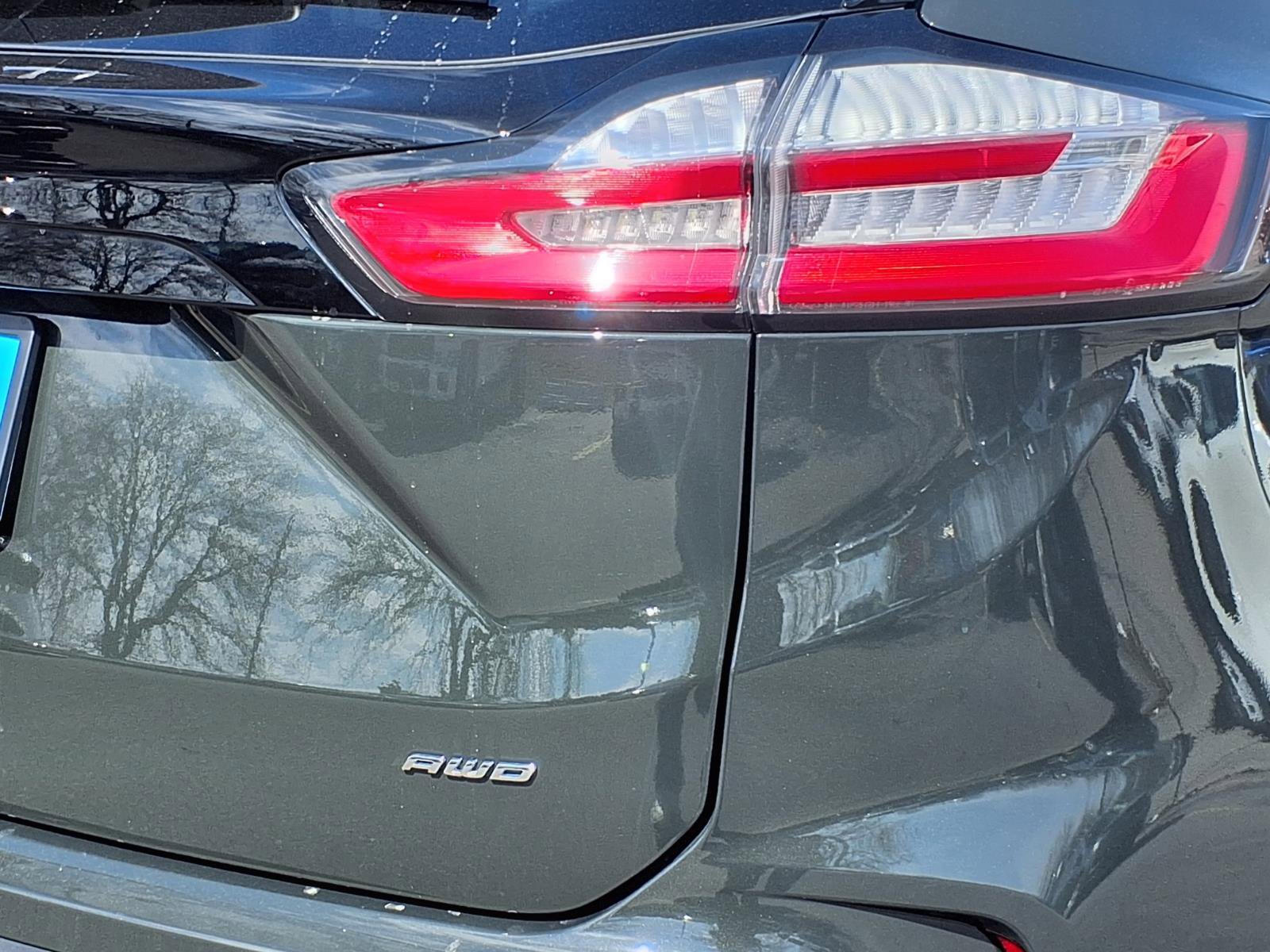 Used 2024 Ford Edge Titanium image 26