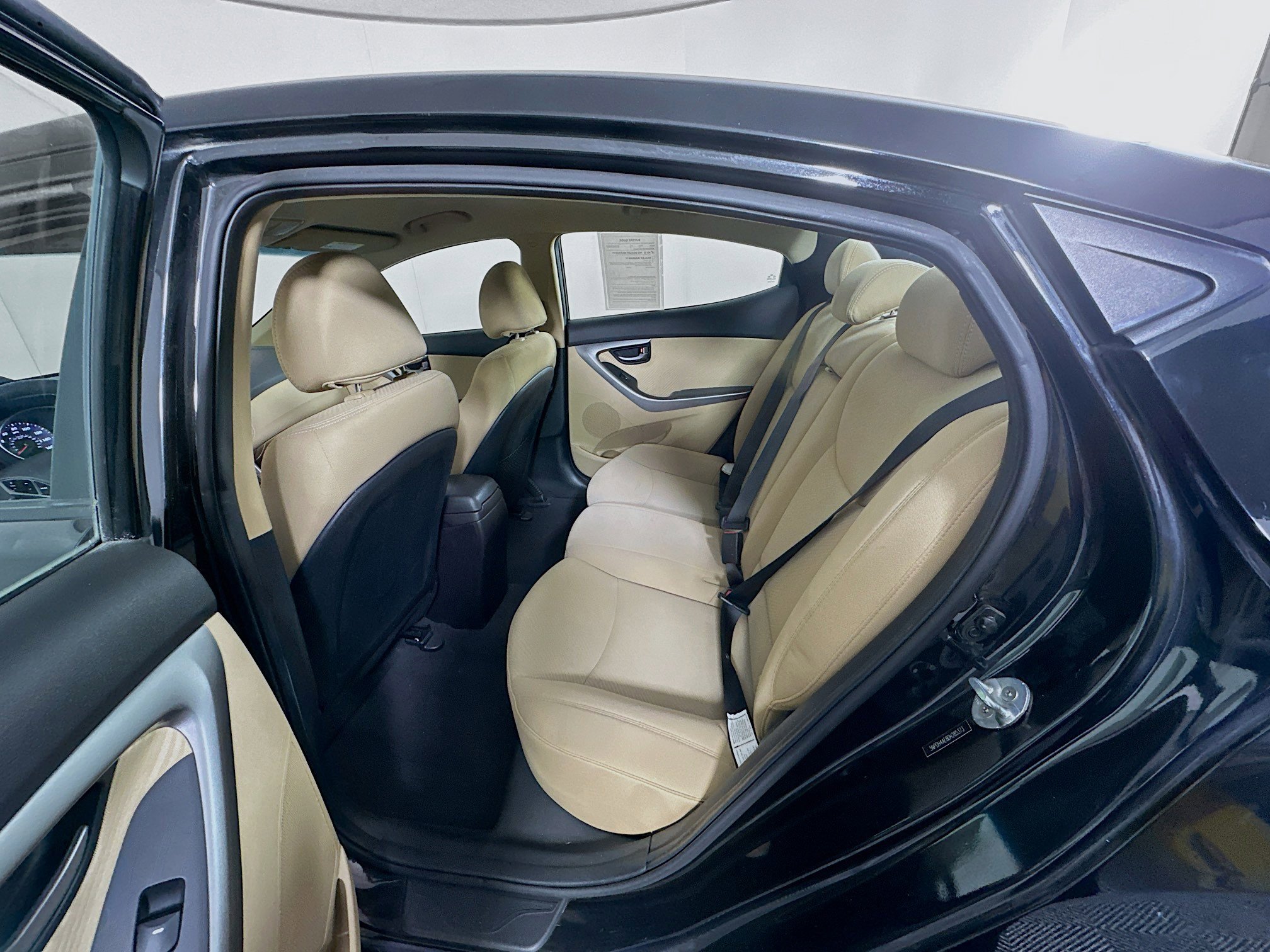 Used 2013 Hyundai Elantra GLS w/ Preferred Pkg image 24