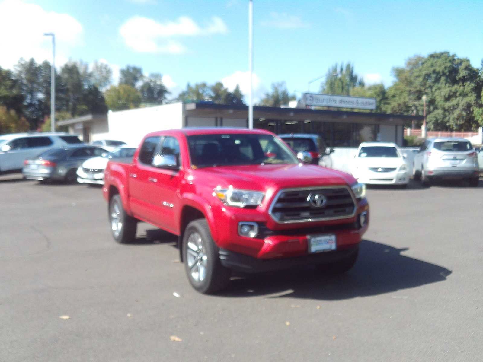 Used 2016 Toyota Tacoma Limited w/ Towing Package AWD/4WD image 7