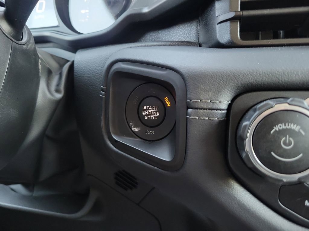 Certified 2025 Jeep Wrangler Unlimited Sahara AWD/4WD image 28