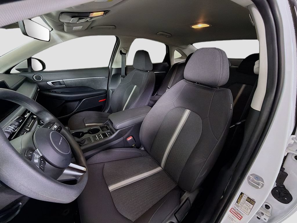 Used 2025 Hyundai Sonata SE FWD image 13