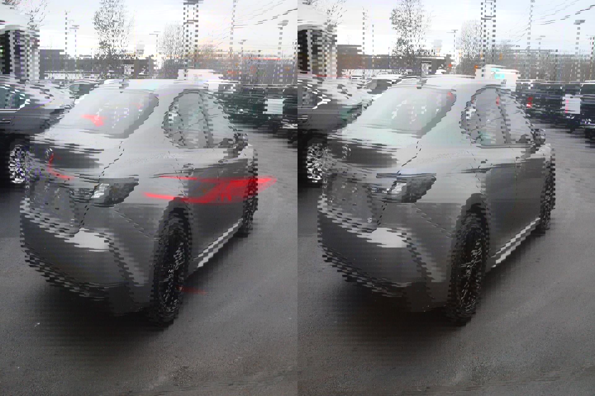 Used 2025 Toyota Camry SE image 4