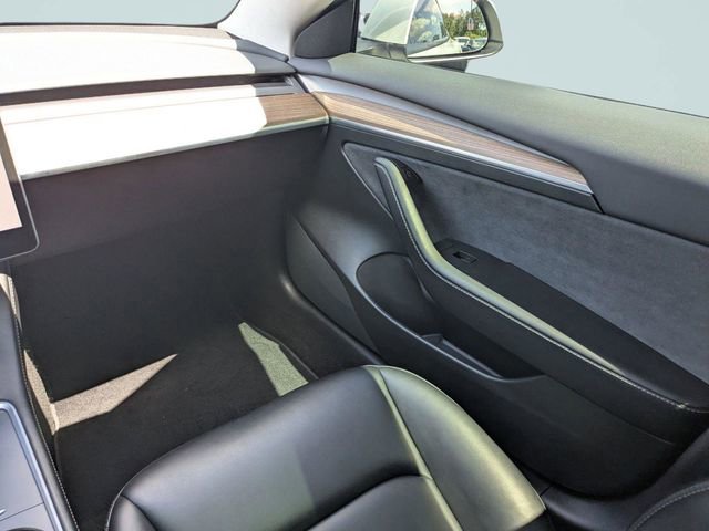 Used 2022 Tesla Model 3 Performance image 15