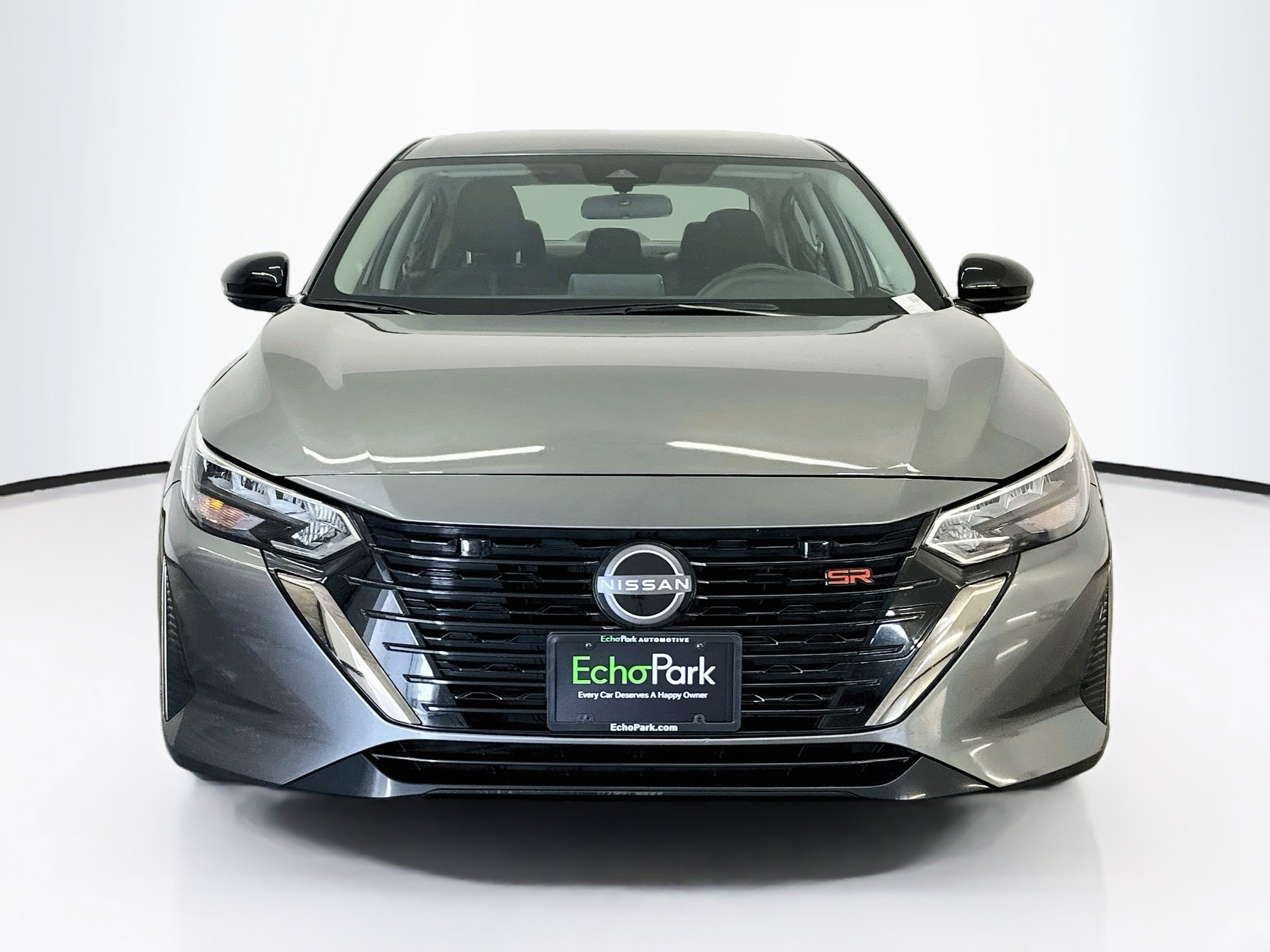 Used 2025 Nissan Sentra SR FWD image 2