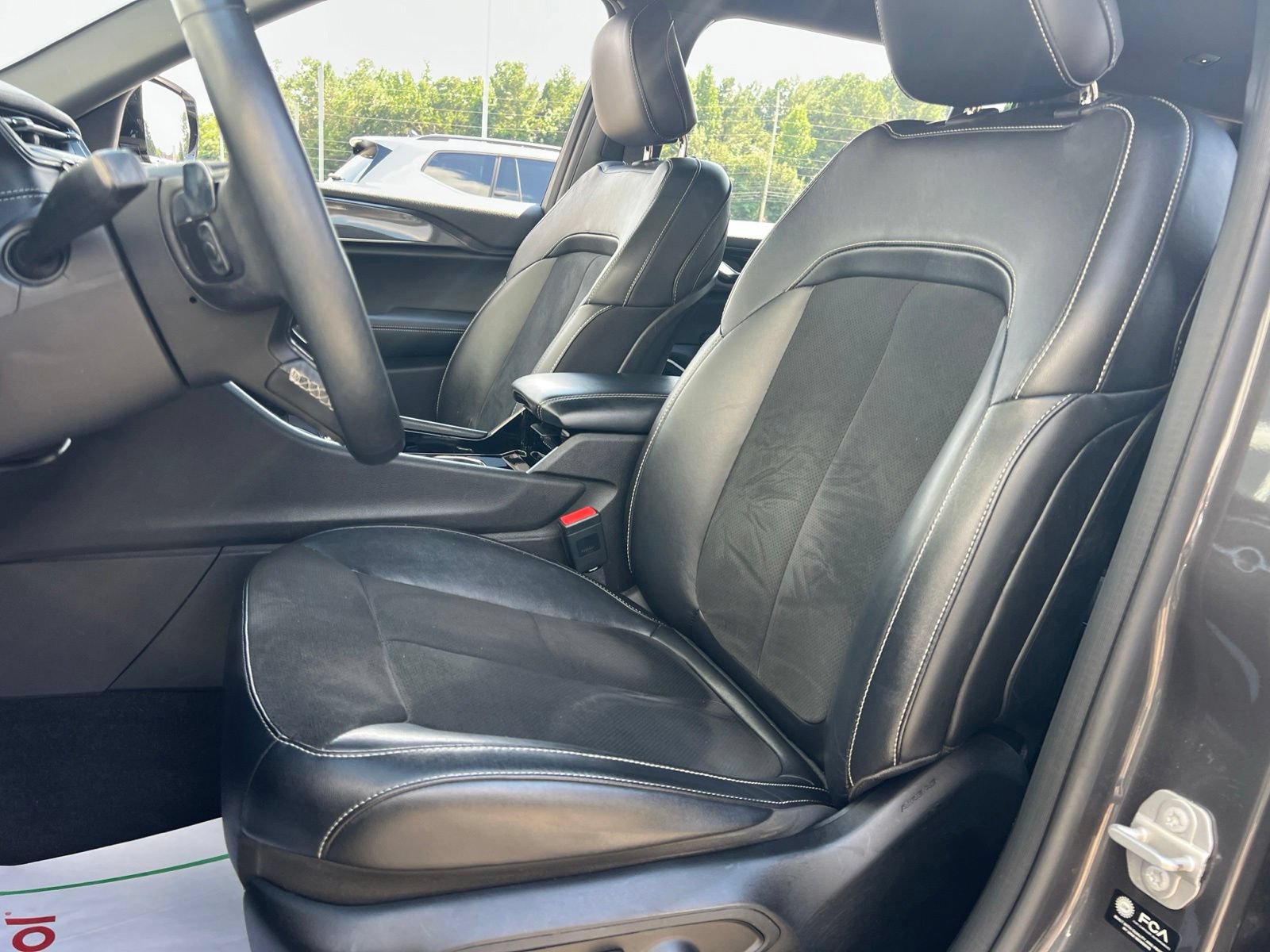 Used 2021 Jeep Grand Cherokee L Laredo RWD image 32