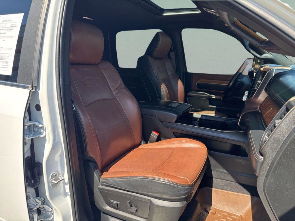 Used 2022 RAM 3500 Limited AWD/4WD image 47