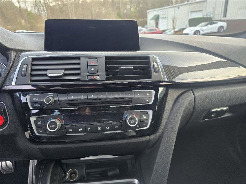 Used 2016 BMW M3 image 33