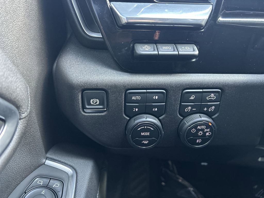 Used 2025 Chevrolet Silverado 2500 High Country w/ High Country Premium Package AWD/4WD image 39