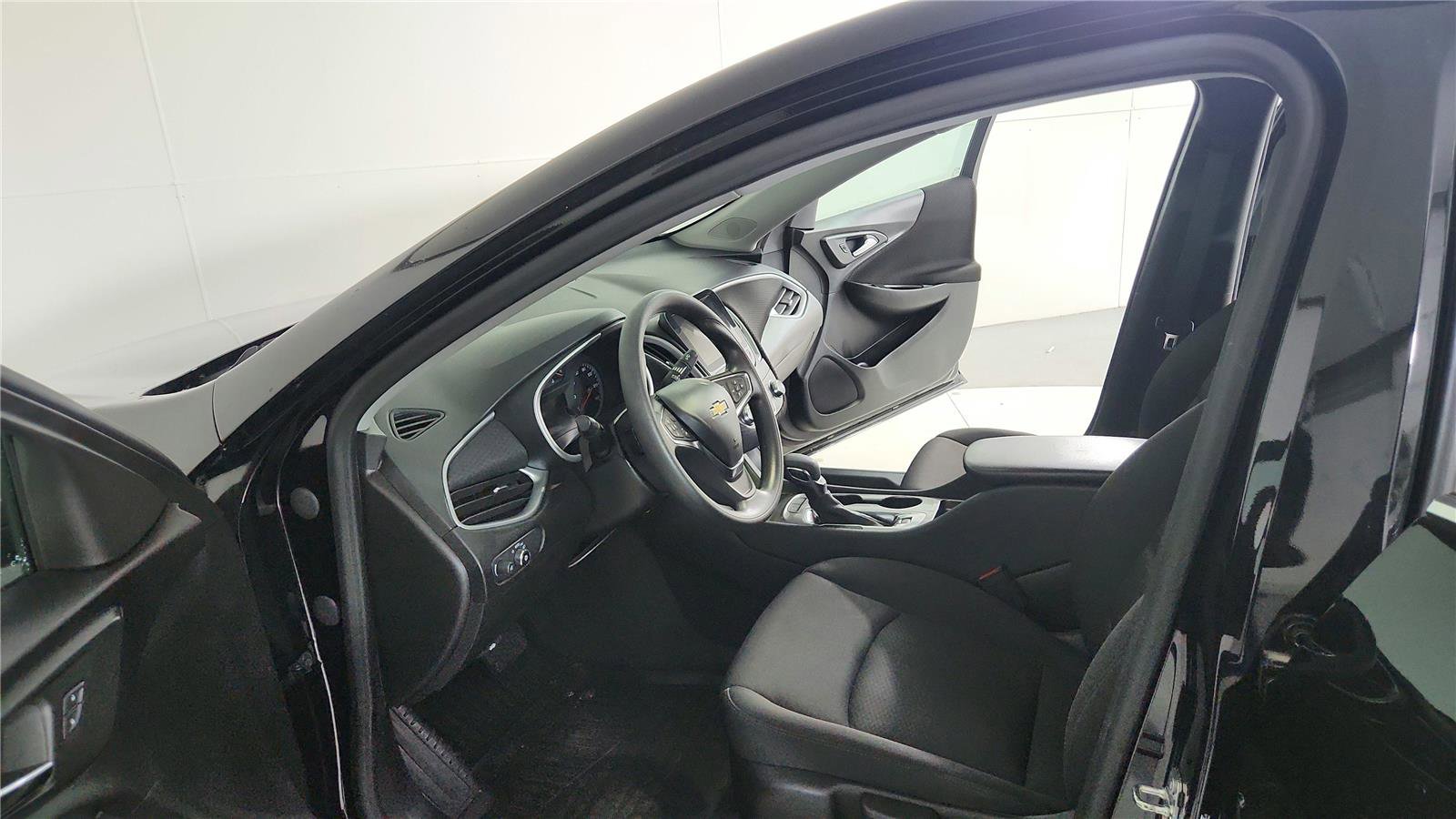 Used 2024 Chevrolet Malibu LS image 9