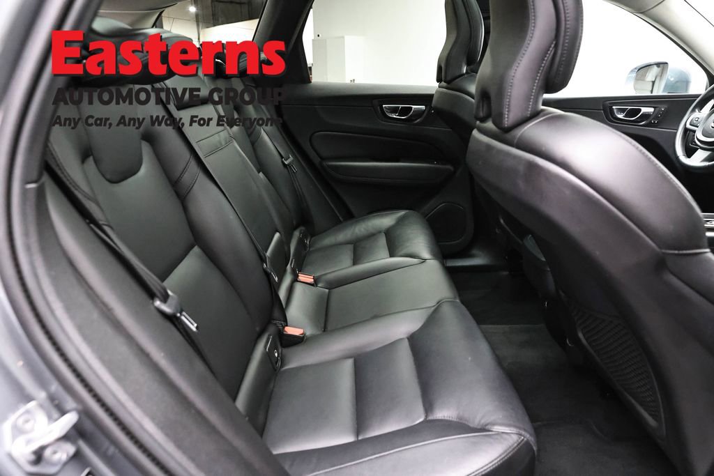 Used 2019 Volvo XC60 T6 Momentum w/ Premium Package image 23