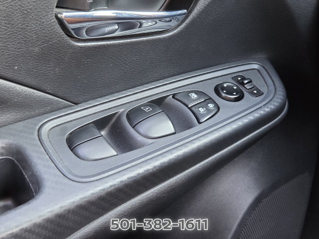 Used 2025 Nissan Versa SV FWD image 31