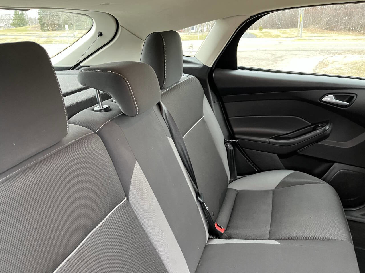 Used 2013 Ford Focus SE image 30