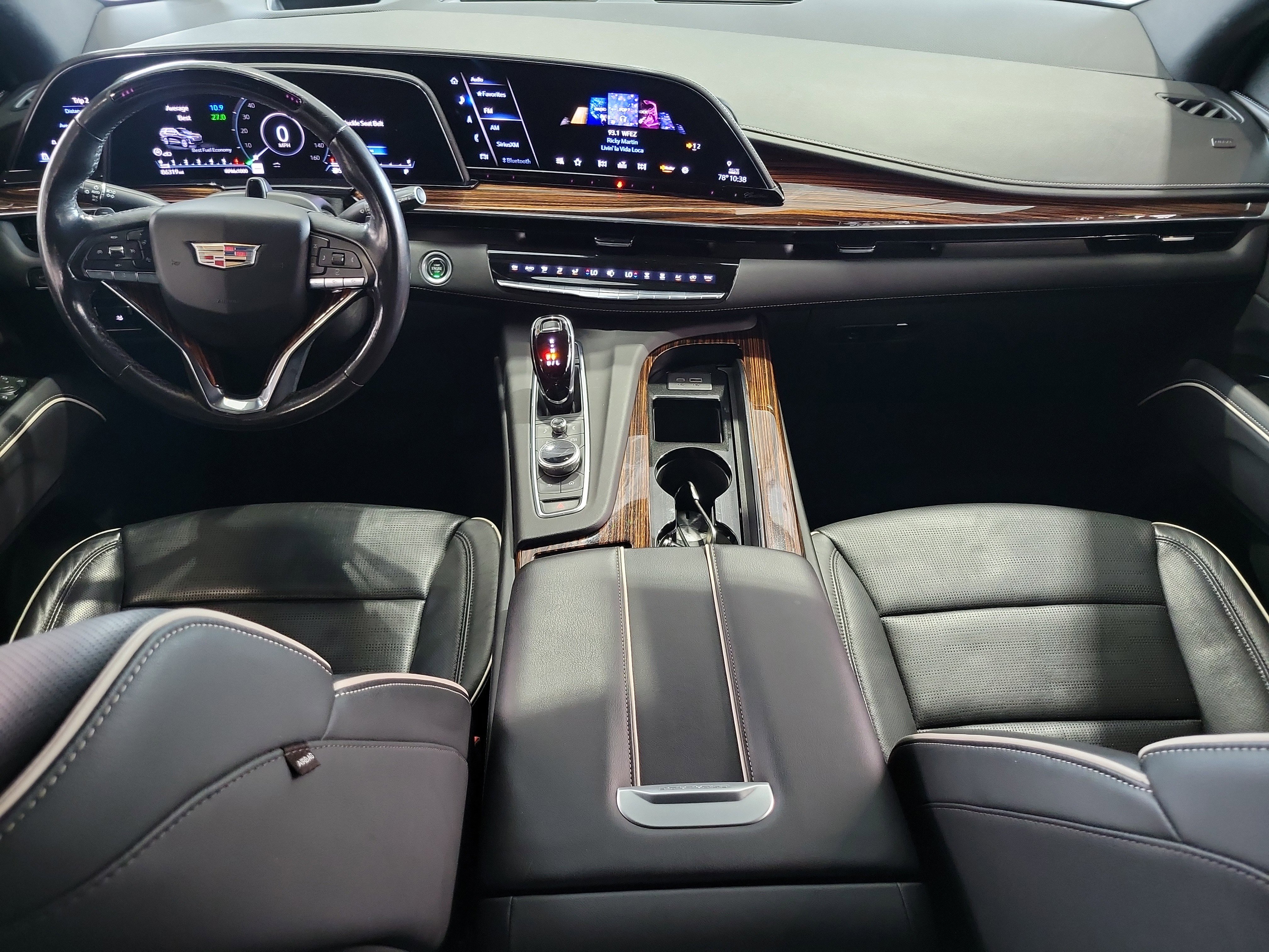 Used 2022 Cadillac Escalade ESV Premium Luxury w/ Performance Package AWD/4WD image 12