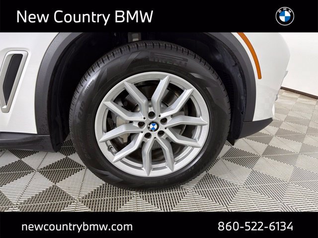 Used 2022 BMW X5 xDrive40i w/ Premium Package AWD/4WD image 9
