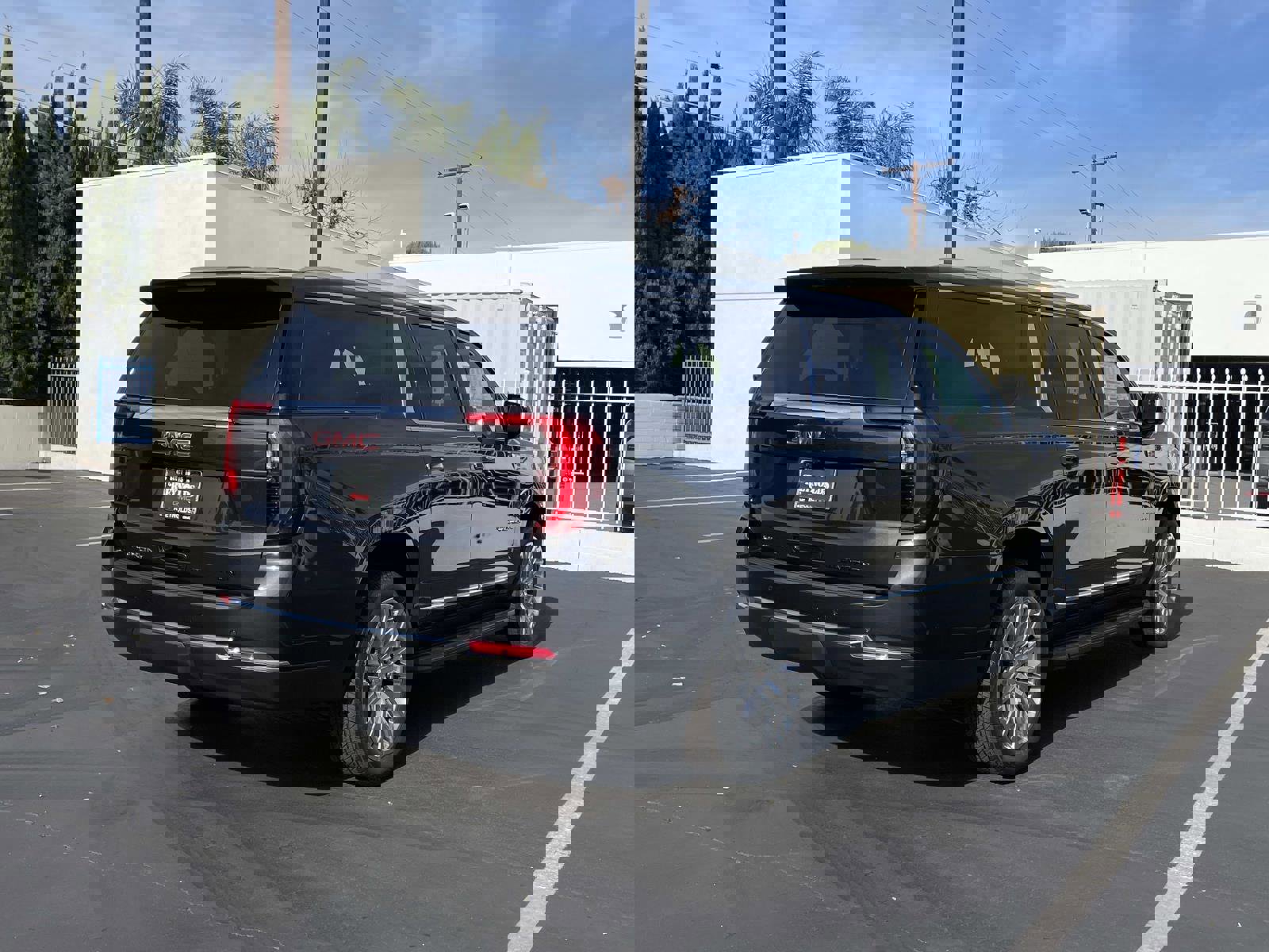 New 2026 GMC Yukon XL Elevation image 5