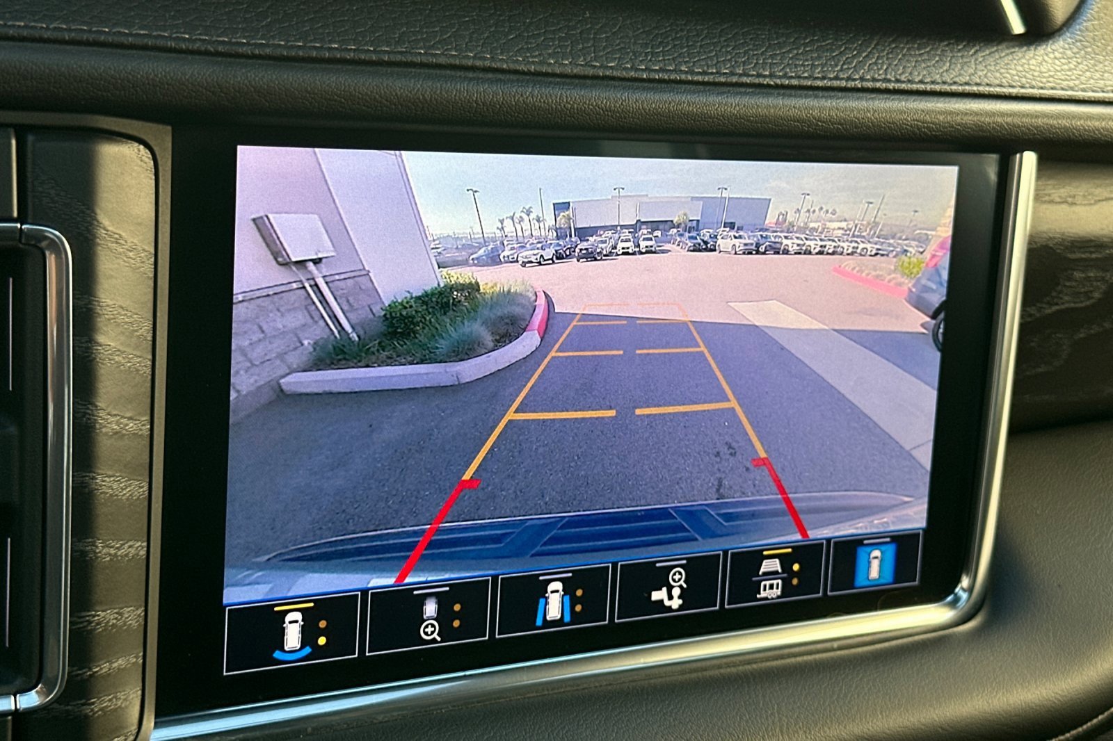 Used 2021 GMC Yukon XL Denali w/ LPO, Illumination Package image 25