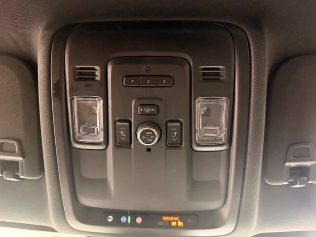 Used 2024 GMC Yukon SLT w/ SLT Luxury Package AWD/4WD image 47