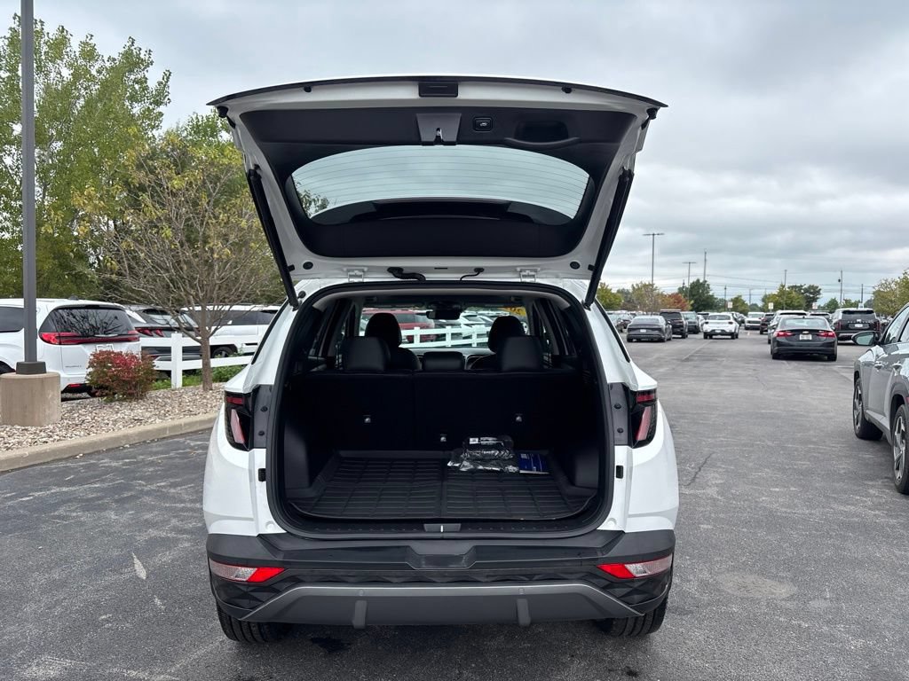 Used 2023 Hyundai Tucson Limited AWD/4WD image 12