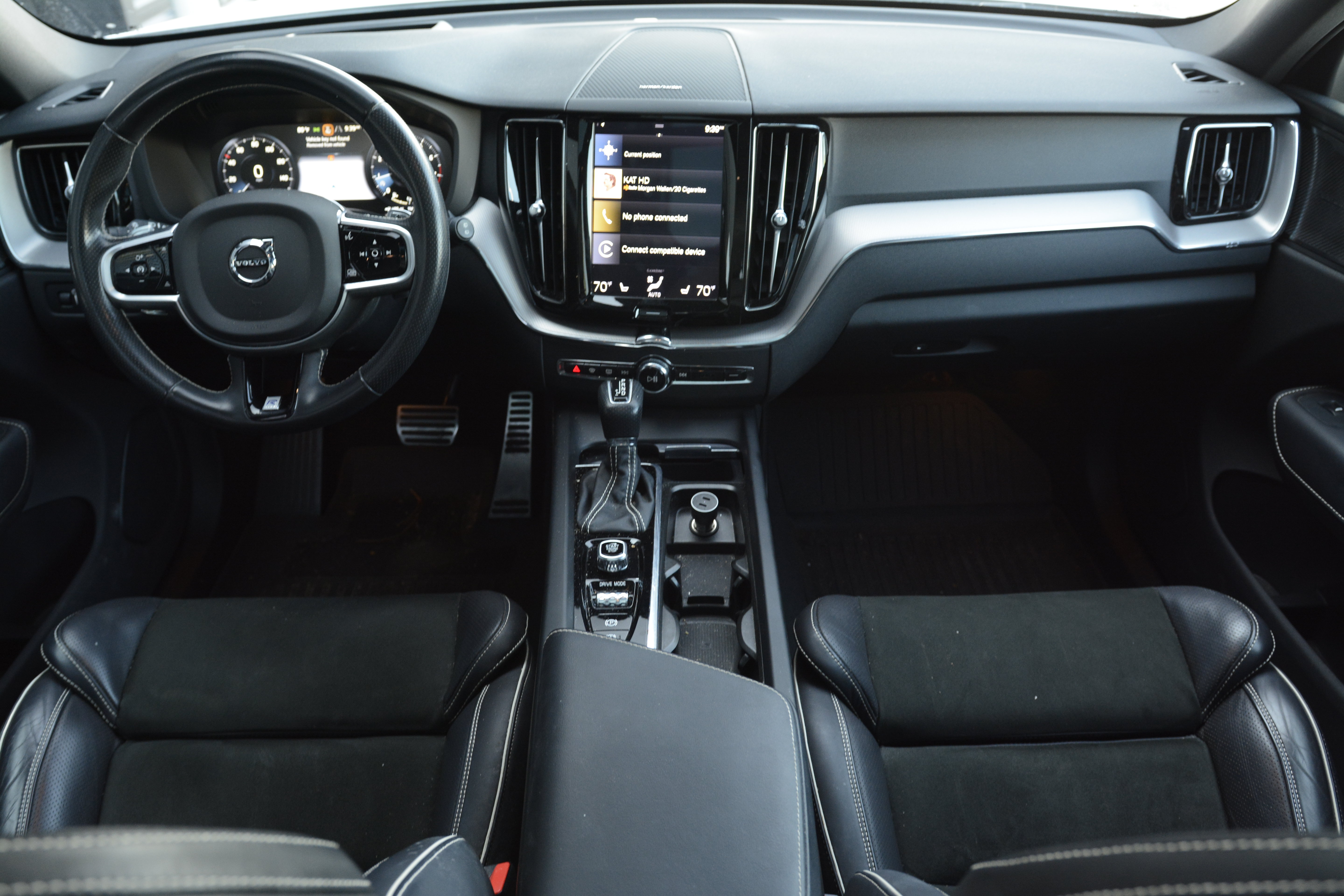 Used 2019 Volvo XC60 T6 R-Design w/ Protection Package Premier AWD/4WD image 12