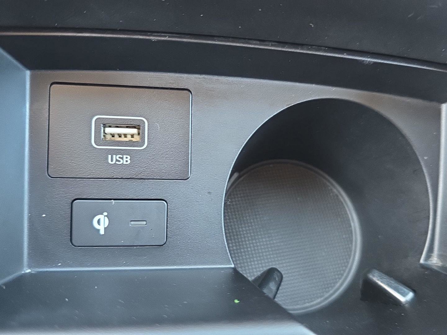 Used 2023 Hyundai Santa Fe SEL w/ Winter Weather Package image 19