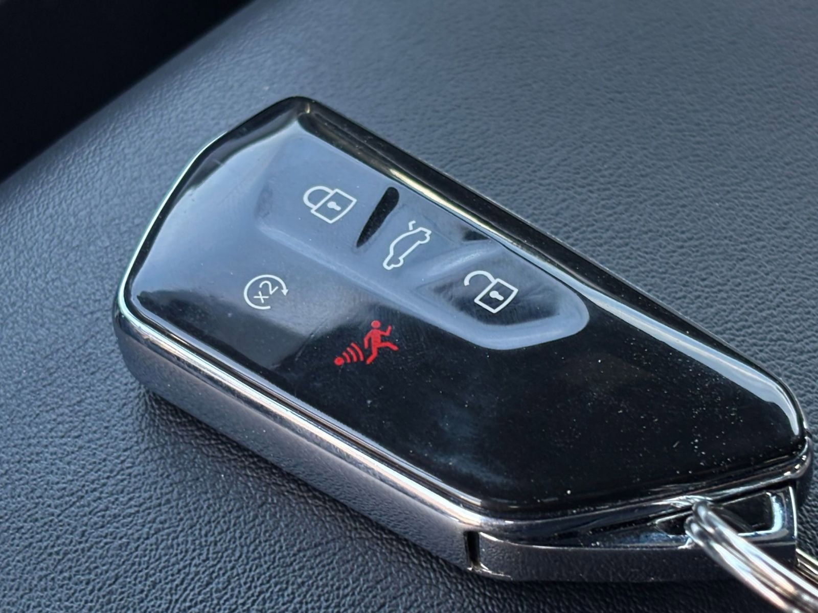 Used 2025 Volkswagen Atlas Cross Sport SE AWD/4WD image 21